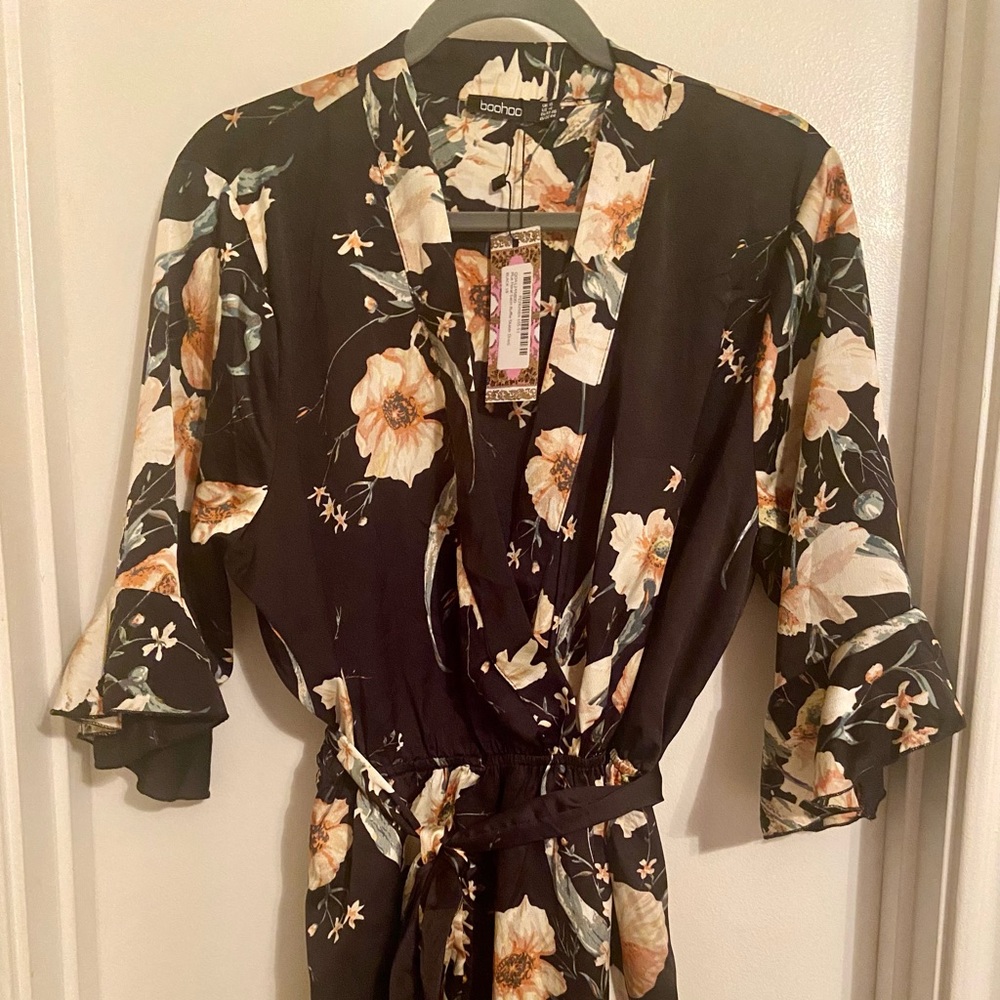 **NEW** Cute satin floral ruffle sleeve with tie waistline.
